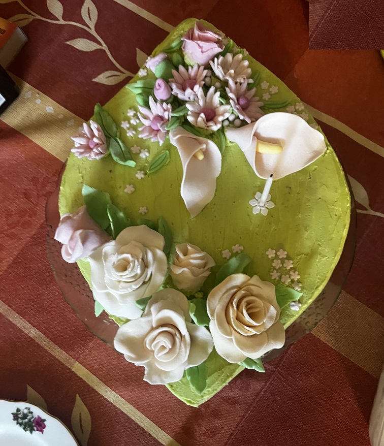 virágos szülinapi torta